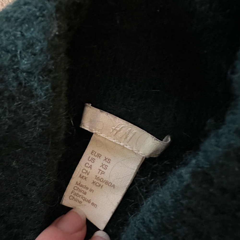 H&M sweater 💚 - Picture 3 of 5